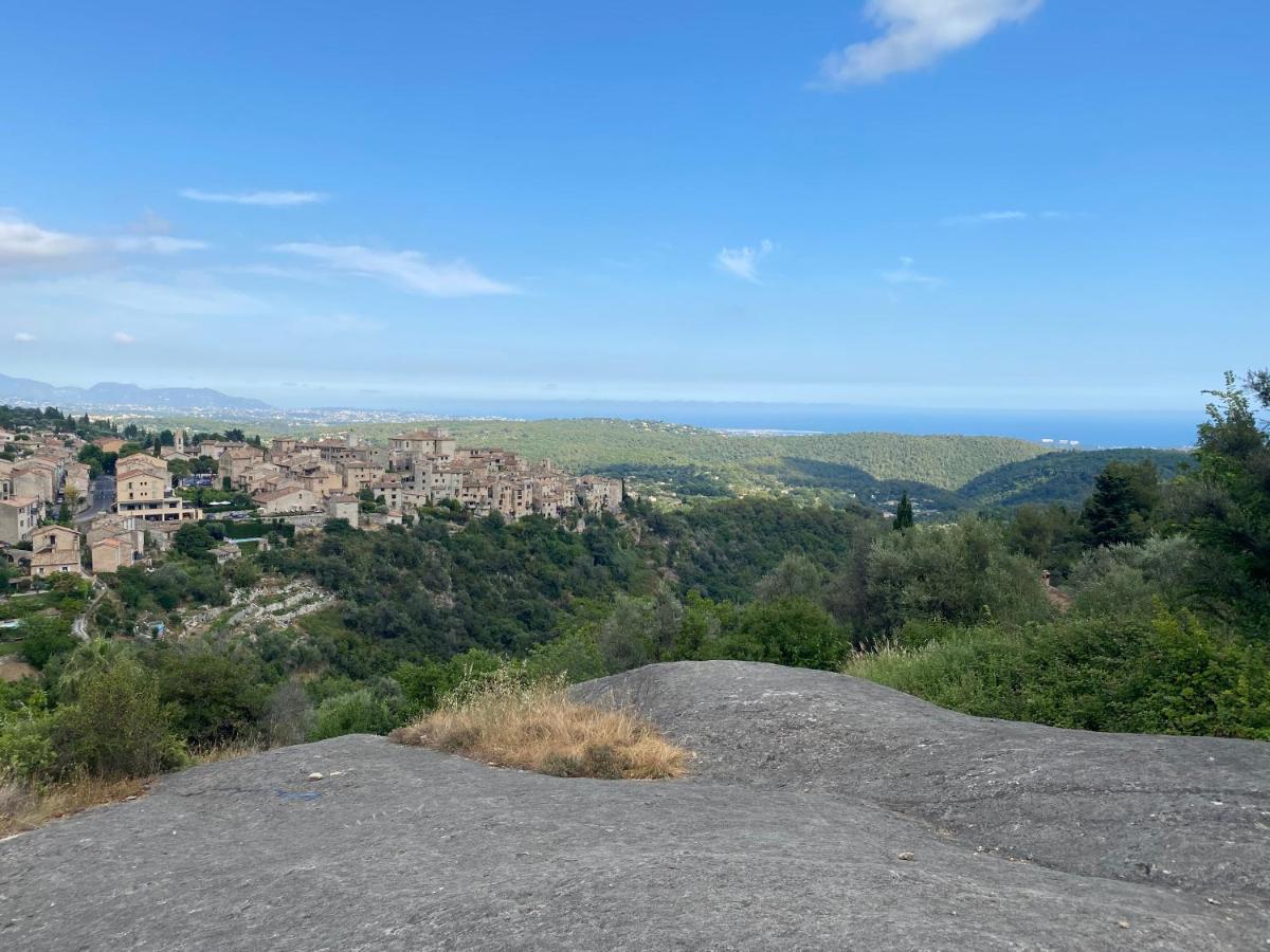Charmant Appartement Au Coeur Du Village Tourrettes-sur-Loup Luaran gambar